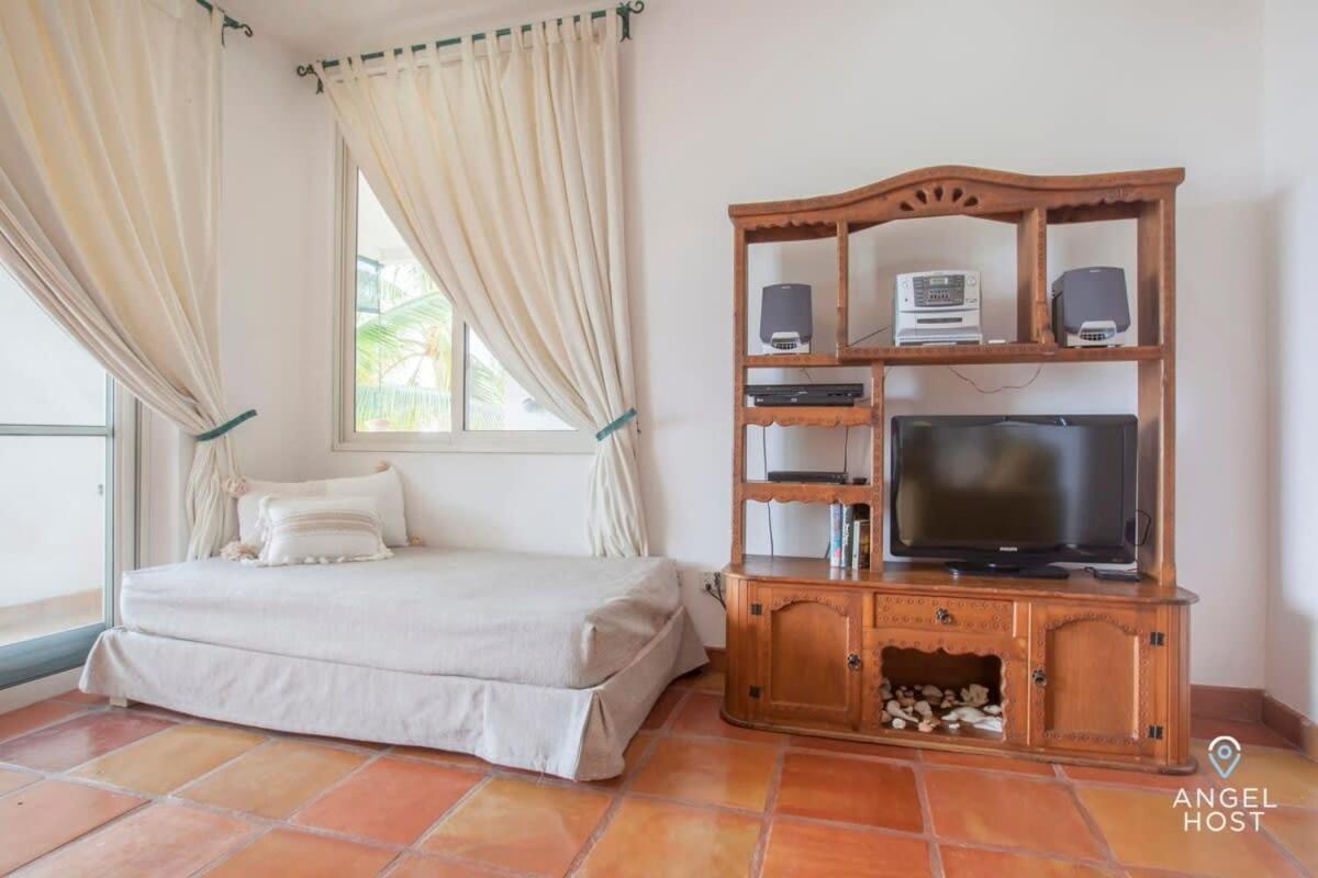 Private Oceanview Balcony & Infinity Pool Onsite Villa Ла Пас Екстериор снимка